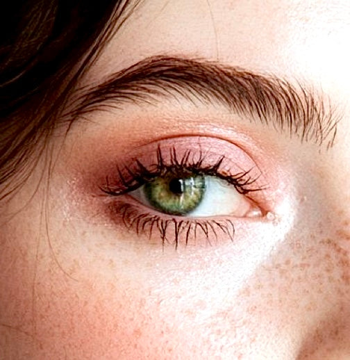 NUDE-MATTE MAGIC LIQUID EYESHADOW